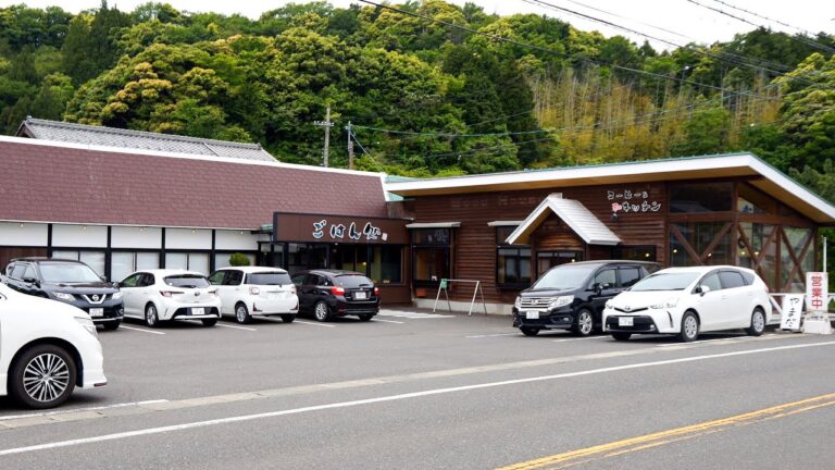 驚異的な人気を誇るドライブイン食堂の爆売れカツ丼と最強海鮮丼丨北陸グルメ５選