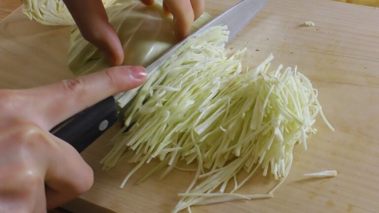 【絶品キャベツ】料理人が教える簡単で美味しいキャベツサラダの作り方