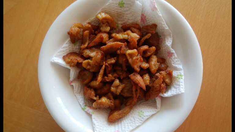 鶏皮のピリ辛炒め。