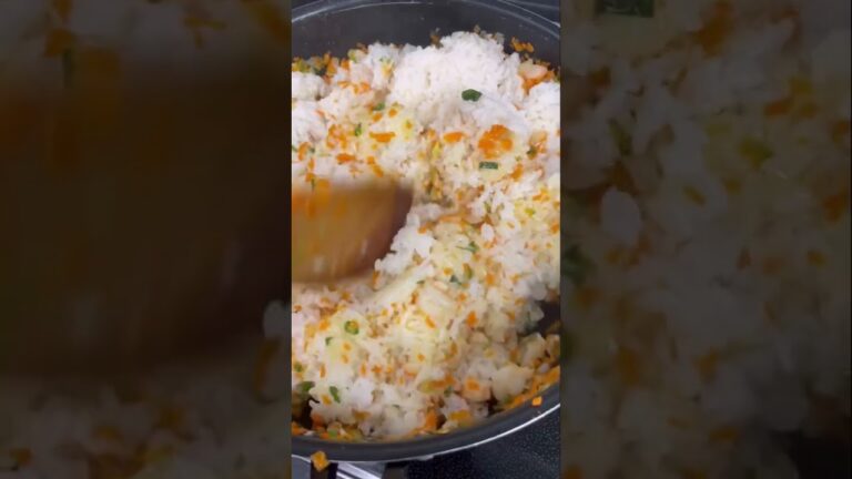 エビピラフ🦐ピーマン無かったのでネギで代用