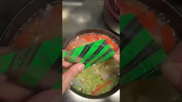 野菜ブイヨンで作る「豚肉と野菜の白ごまスープ」