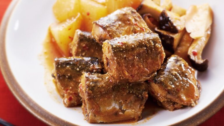 さんまと大根のピリ辛味噌煮