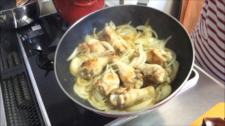 手羽元レシピ人気　手羽元のトマトソース煮　ソースは多めに作って明日リメイク！