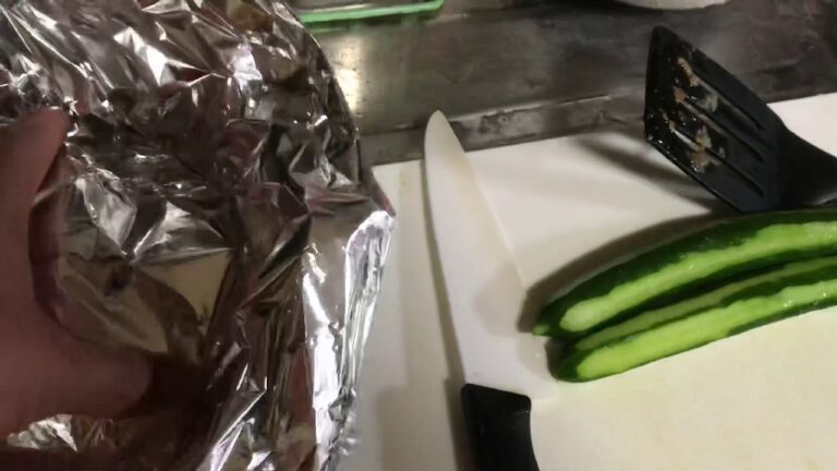 ハンバーグのフタはアルミホイルにすると肉汁たっぷりになるよ☆