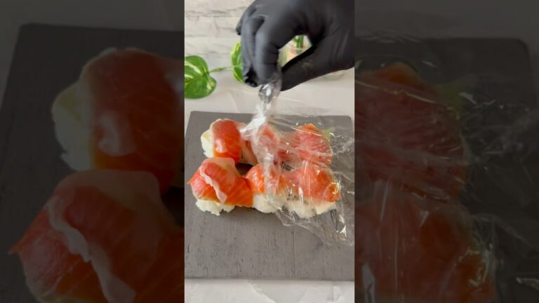 卵のパックで手まり寿司🍣