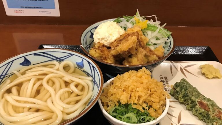 丸亀製麺で期間限定「タル鶏天ぶっかけうどん」冷を「かけうどん」でキメる。 Udon noodles and Tempura at Marugame Udon in Japan