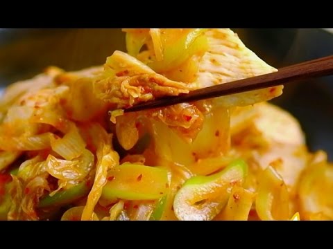 鶏ムネ肉とキムチの炒め物