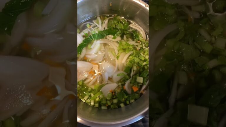 昨夜の夕飯♪冷しゃぶ後残りの汁で野菜スープ😋【リメイク料理】【再利用】