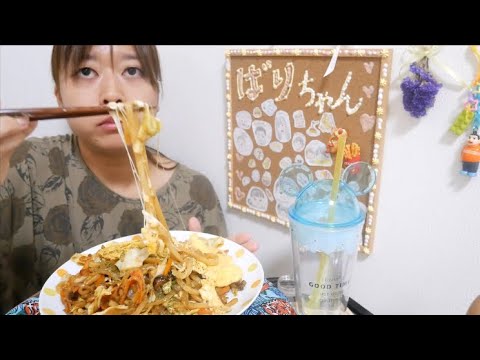【高カロリー】おたふくソースのやきうどんチーズとバターたっぷりオムレツ乗せ【ウマし】