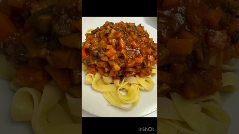 Curious about the best Mushroom Bolognese? 🍄🍝 Find the full recipe now on my channel!