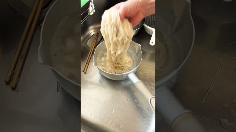 そうめんを氷水で冷やす動画 #冷却 #昼飯 #そうめん