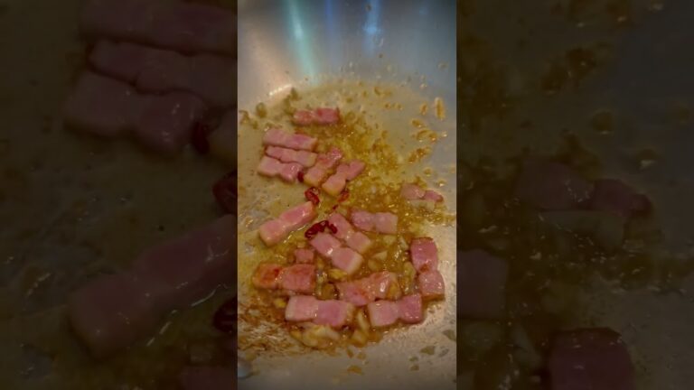 【ベーコンとほうれん草のペペロンチーノ】飯テロでしょ、こんな時間に！美味しかったぁぁぁぁ！！！ #レシピ #料理 #イタリアン #パスタ #food #cooking #酒