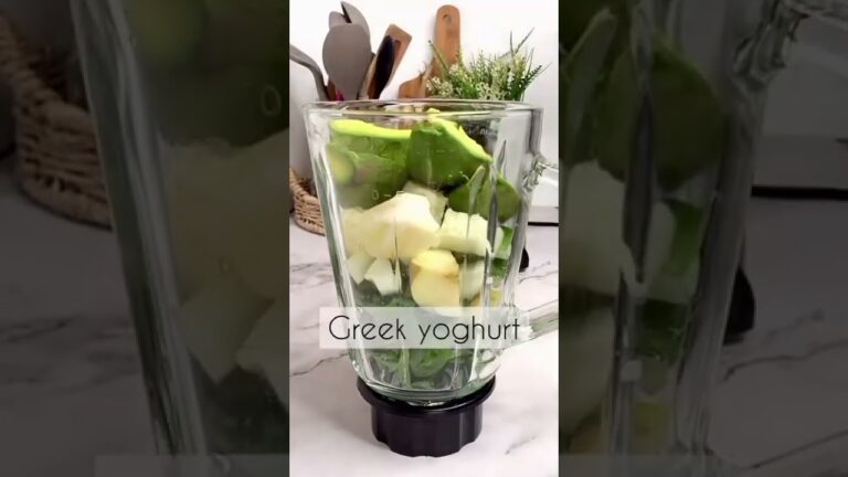 Let's Go Green Avocado Makes This Smoothie Yummy 🥑💚 #smoothierecipe #shorts