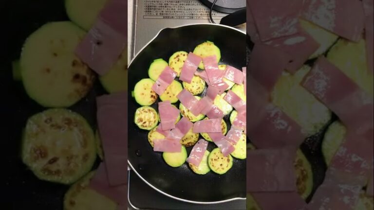 ズッキーニとベーコンをおかか醤油で炒めたら最高の一品になった　#shorts