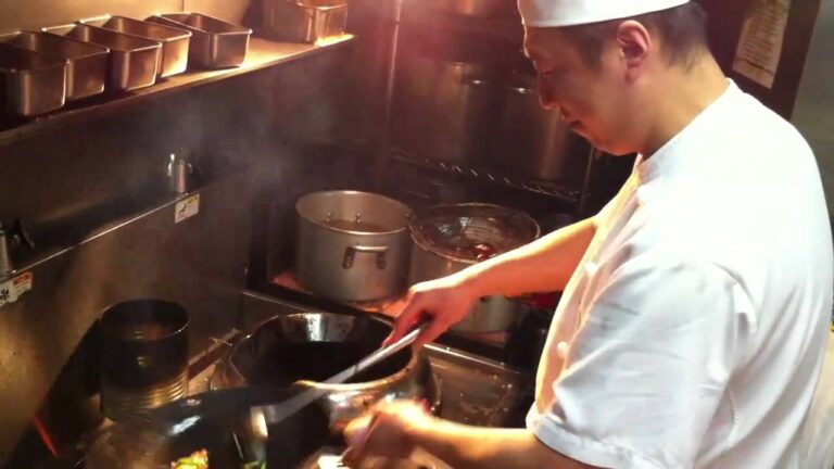 エイトの達人レシピ＠ニンニクの芽と豚肉の炒め（蒜苔肉絲）