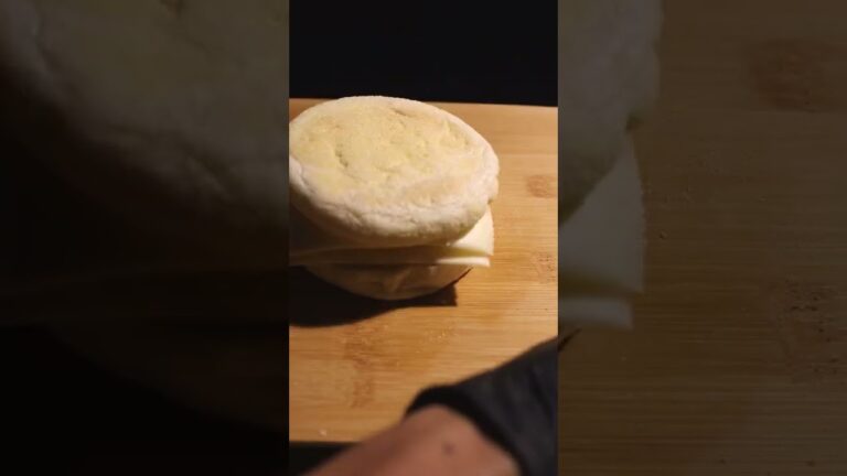 冷凍グラタンはチンせずパンにはさんで焼いたほうが早い｜GRATIN TOAST