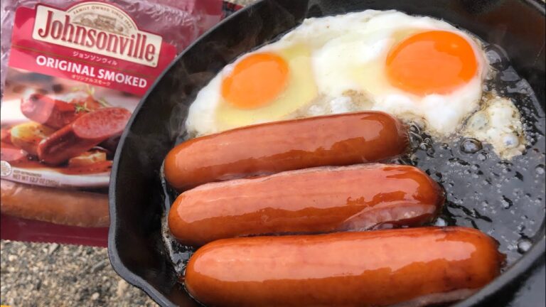 ウッドストーブで焼いたジョンソンヴィルと目玉焼きをメスティン丼にしてコーヒーをキメるだけの動画