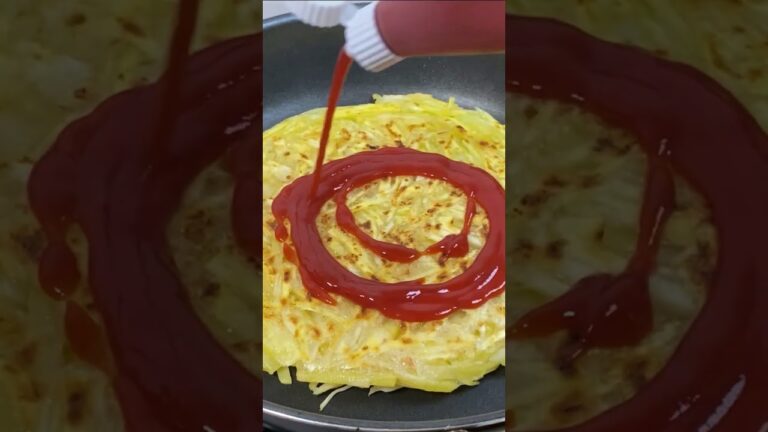 余っていたじゃがいもをすべて使ったらうますぎるピザができてしまった。。#レシピ #short #料理