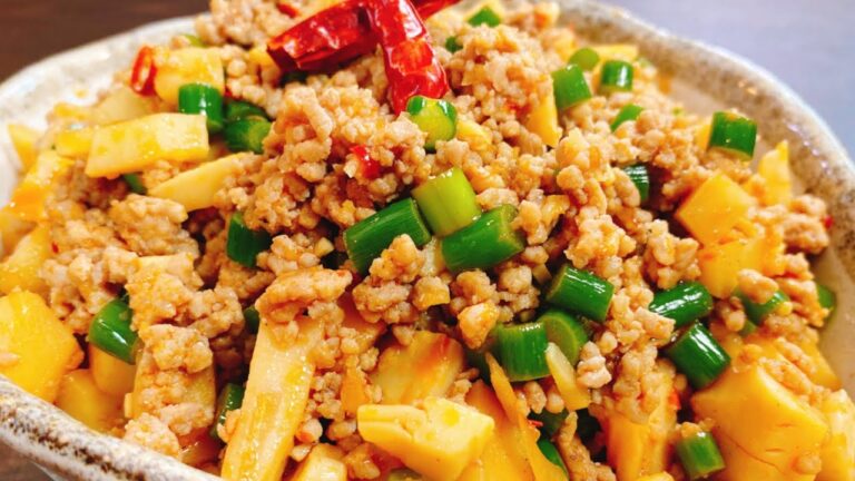 【簡単／作り置き】何に合わせても超旨い!! ご飯とお酒が鬼すすむ♪『ニンニクの芽たっぷり旨辛やみつきそぼろ』