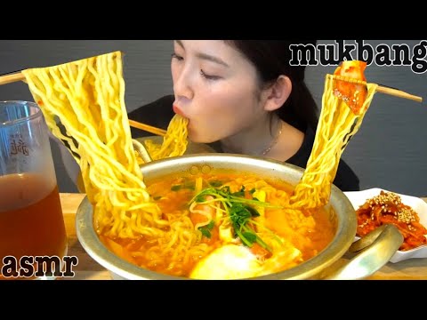 【asmr】辛ラーメン！鍋で食べると美味しさ2倍🥘(咀嚼音 モッパンMukbang)
