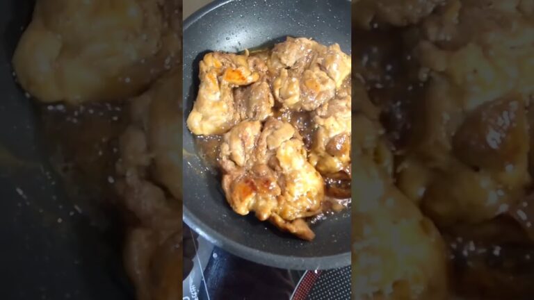 手作り「照り焼きチキンバーガー」簡単に作れます。玉ねぎ増し増し。 #気楽にクック #簡単レシピ #吃音 #照り焼きチキン #照り焼きチキンバーガー #バーガー