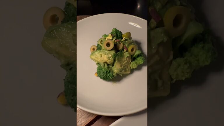 このアボカドサラダ実は・・・・・・・・・・・【青山 THE BELCOMO】#アボカド#sarada #イタリアン#スペイン