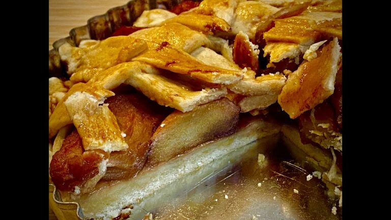 【林檎のワインコンポートで作ったアップルパイ】Apple pie made with apple wine compote