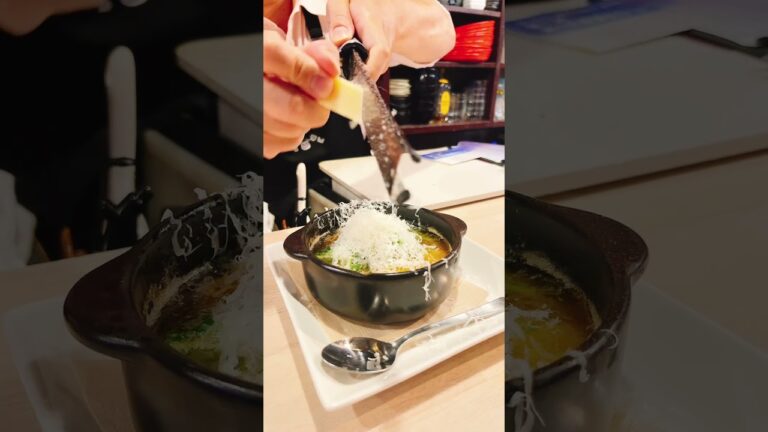 チーズ削りすぎ！背徳チーズミックスアヒージョ