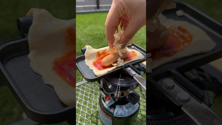 【おうちキャンプ】ソーセージパイ🥯✨お庭で簡単レシピ🫢🤍