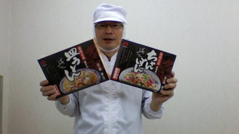 キャベツともやしで簡単調理のちゃんぽん、皿うどんです｡