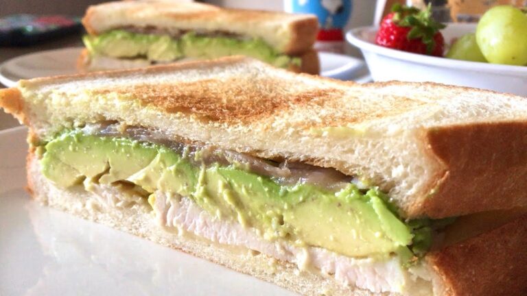 アボカド生ハムサンド Sandwiches with Avocado & Prosciutto