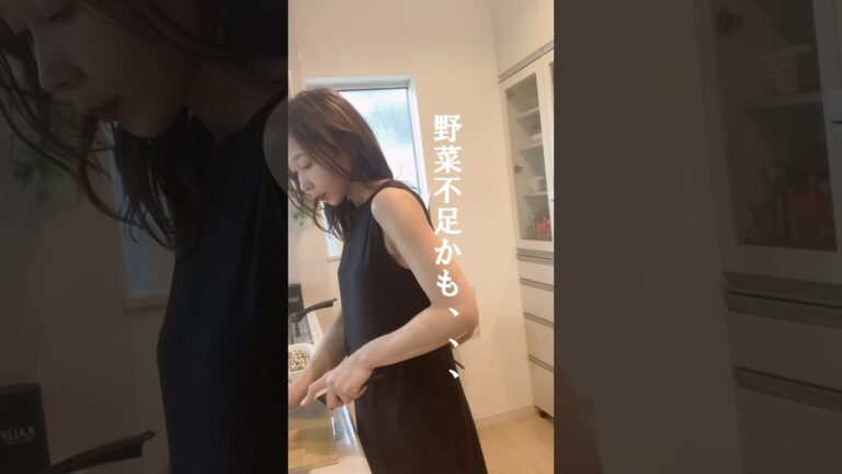 【脂質15ｇ以下】野菜たっぷりキーマカレー(材料3～4人分)鶏ひき肉160ｇ/トマト缶１つ/生姜ニンニク1かけ/好きな野菜たっぷり/玄米ごはん/温泉卵１個#ダイエット #食べて痩せる #簡単レシピ