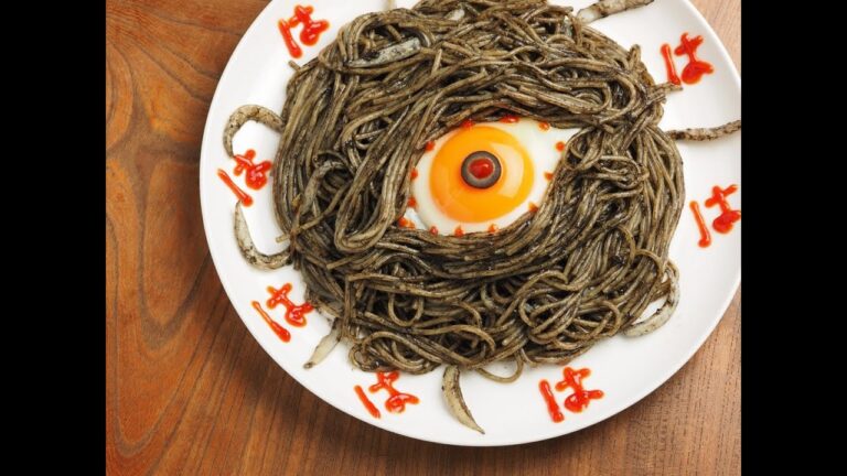 ハロウインパスタ、イカスミパスタでバックベアード