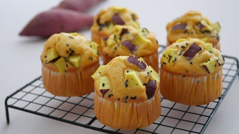 米粉でもふんわり♡絶品米粉のお芋マフィン | Rice flour sweet potato muffins
