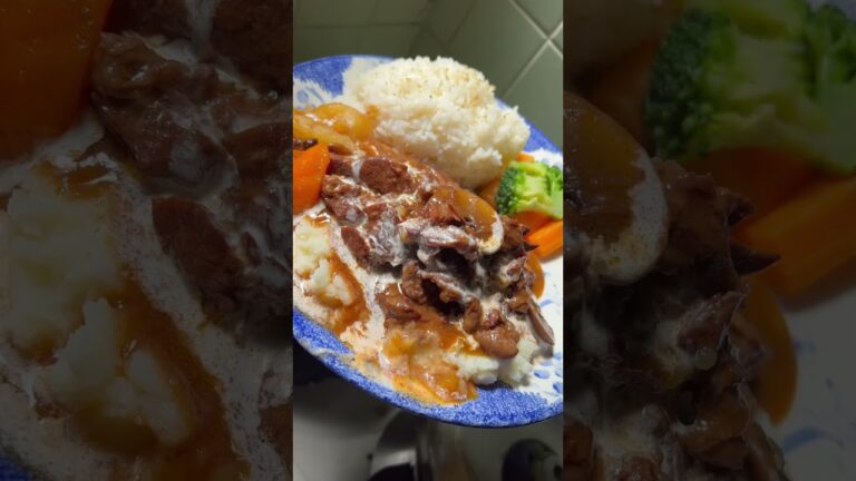 マッシュポテトとビーフシチューの相性最高 #ケンシロウ #okinawa #沖縄人 #沖縄グルメ #沖縄 #cooking #okinawacity #recipe  #ビーフシチュー
