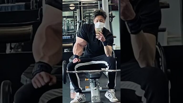 10年間、右腕だけ筋トレ友達がこちら