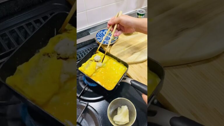 YouTube史上最速でチーズキーマカレー巻き卵作って食べる男