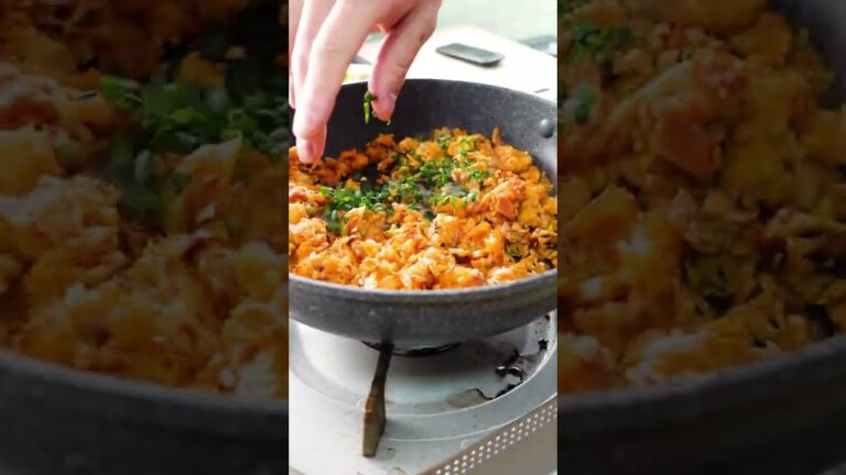 【豚キムチ炒飯】キムチと豚の香ばしさが美味い炒飯！ビールがあう！説明欄にレシピのってるよ