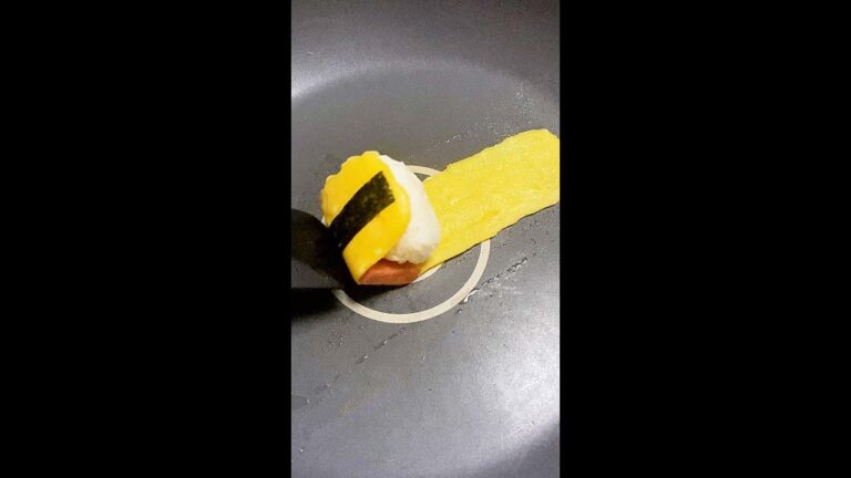 【卵で爆ウマ無限おにぎり！？】パクパク止まらない！/ Onigiri with Luncheon Meat #shorts