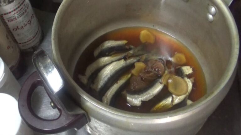 圧力鍋で骨まで食べられるいわしのやわらか煮作ります☆