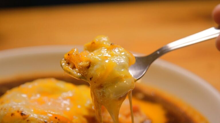 炙りチーズがたまらない！オムライス自慢の「貸切 YANEURA by Tiered」