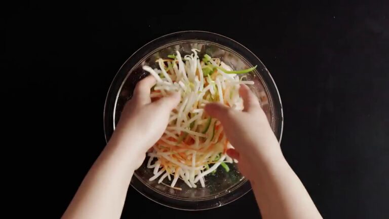 【レンジで簡単！】豚ひき肉の野菜包み