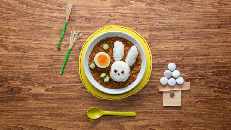 レンチンで簡単！ツナ＆トマトのお月見カレー