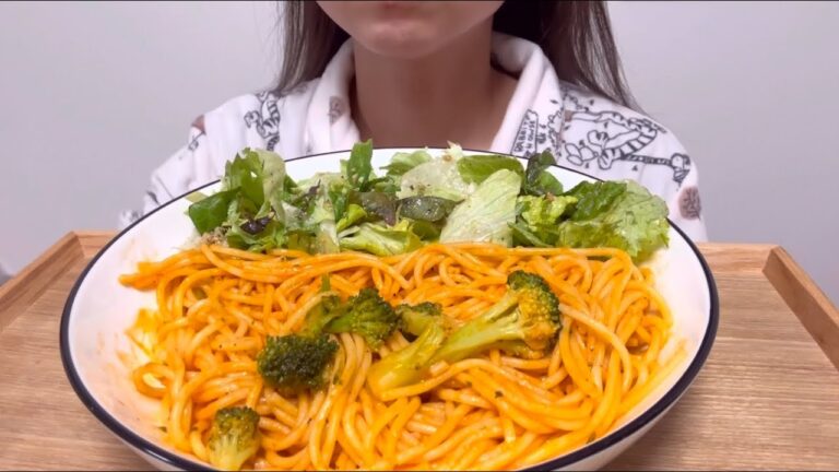 マ・マーの濃厚トマトクリームパスタを食べる🍝【モッパン / mukbang】
