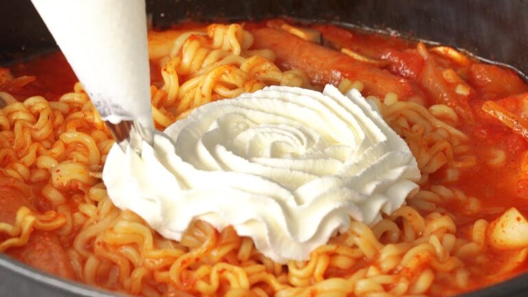 【ラーメン×トッポギ】濃厚ロゼラッポギの作り方