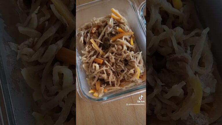 作り置き。ゴーヤの佃煮、切干大根の煮物。最近忙しいので、作り置きを作りました。味見をしなかったので、美味しくできてると良いなぁ😃