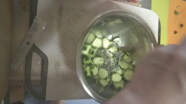 ポトフとキュウリの塩昆布和え
