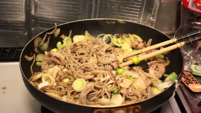 ネギ蕎麦を炒める