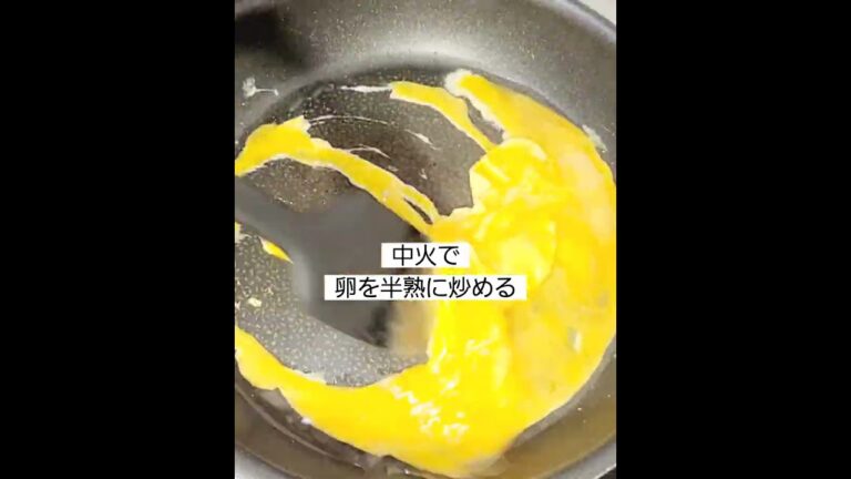 超簡単豚キムチ！おうちで卵で美味しい豚キムチ炒めの作り方レシピ！