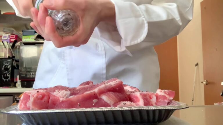 豚スペアリブ赤ワイン煮込み